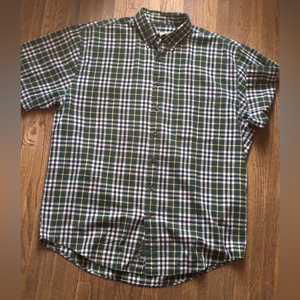 Eddie Bauer Green Navy White Plaid Short-Sleeve Button-Down Shirt